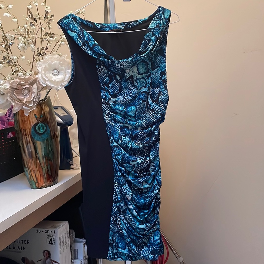 Women’s size large dress by BCBG maxzaria, size large in snakeskin print.